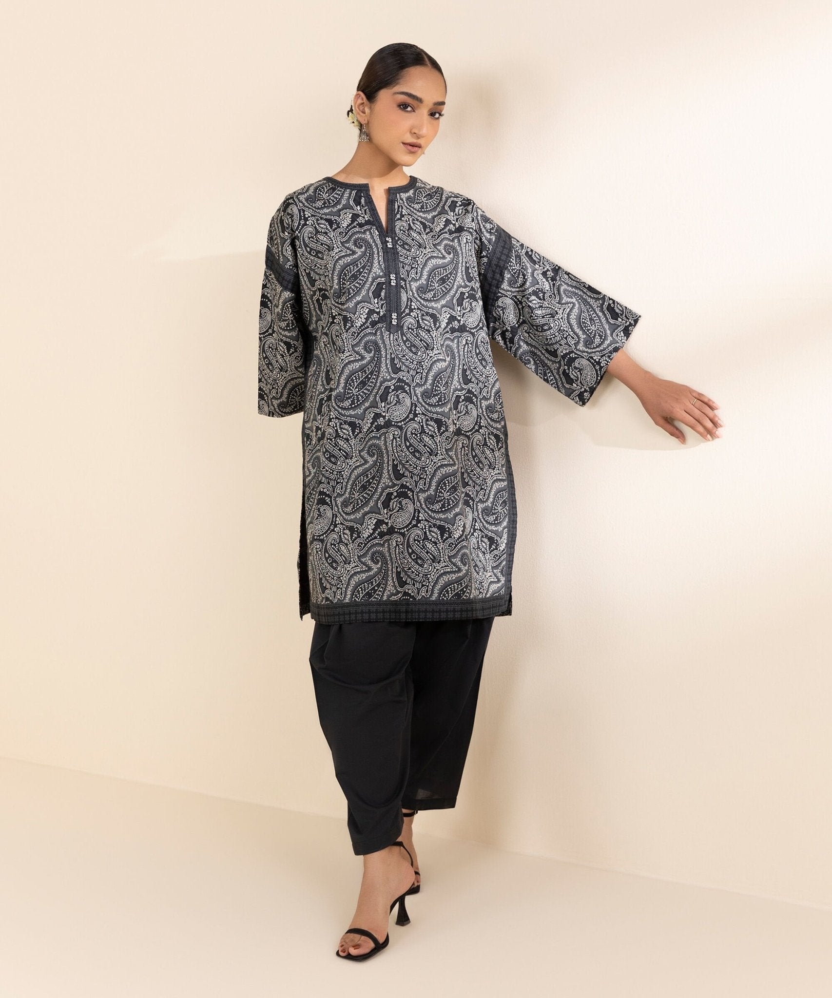 2 PC | Printed Lawn | Unstitched - Bellissimo Outfit