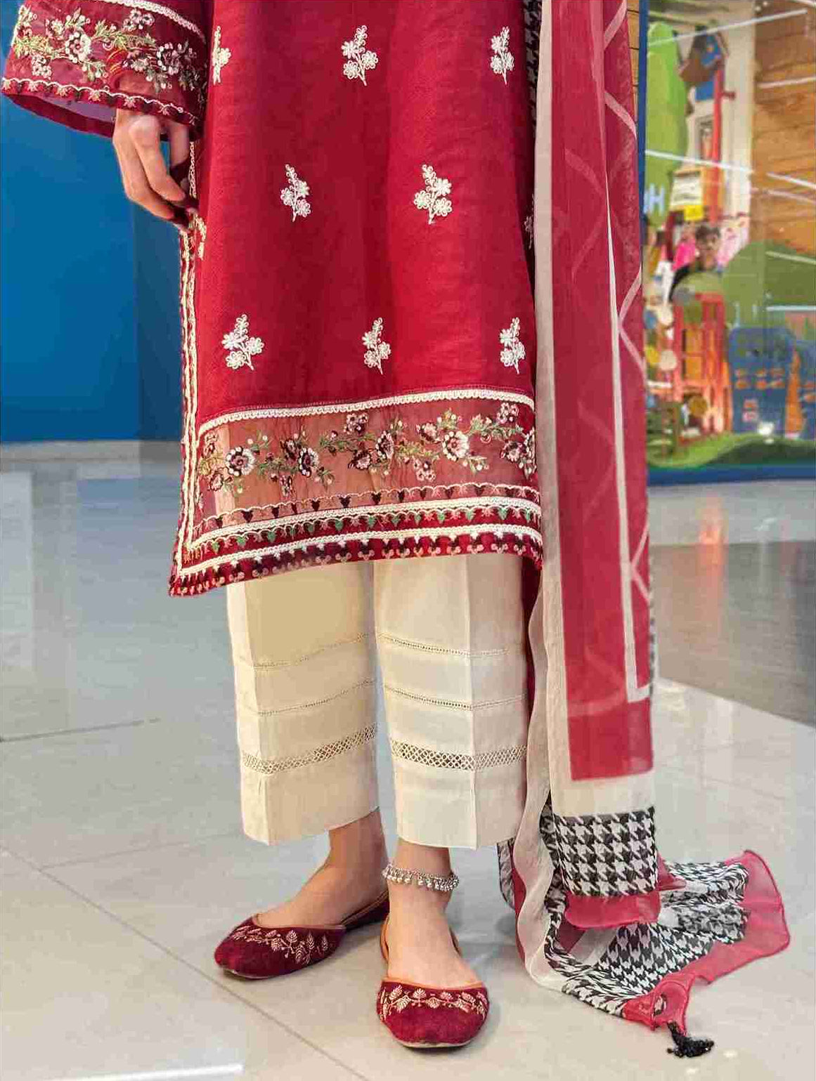 2 PC | Embroidery Lawn Suit