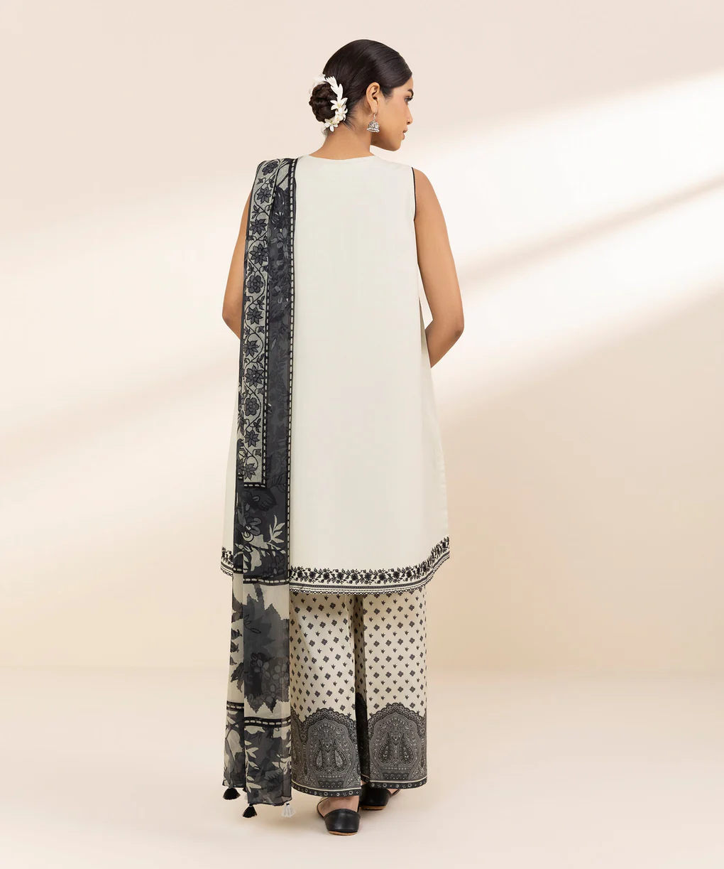 3 PC | Embroidered Lawn | Unstitched