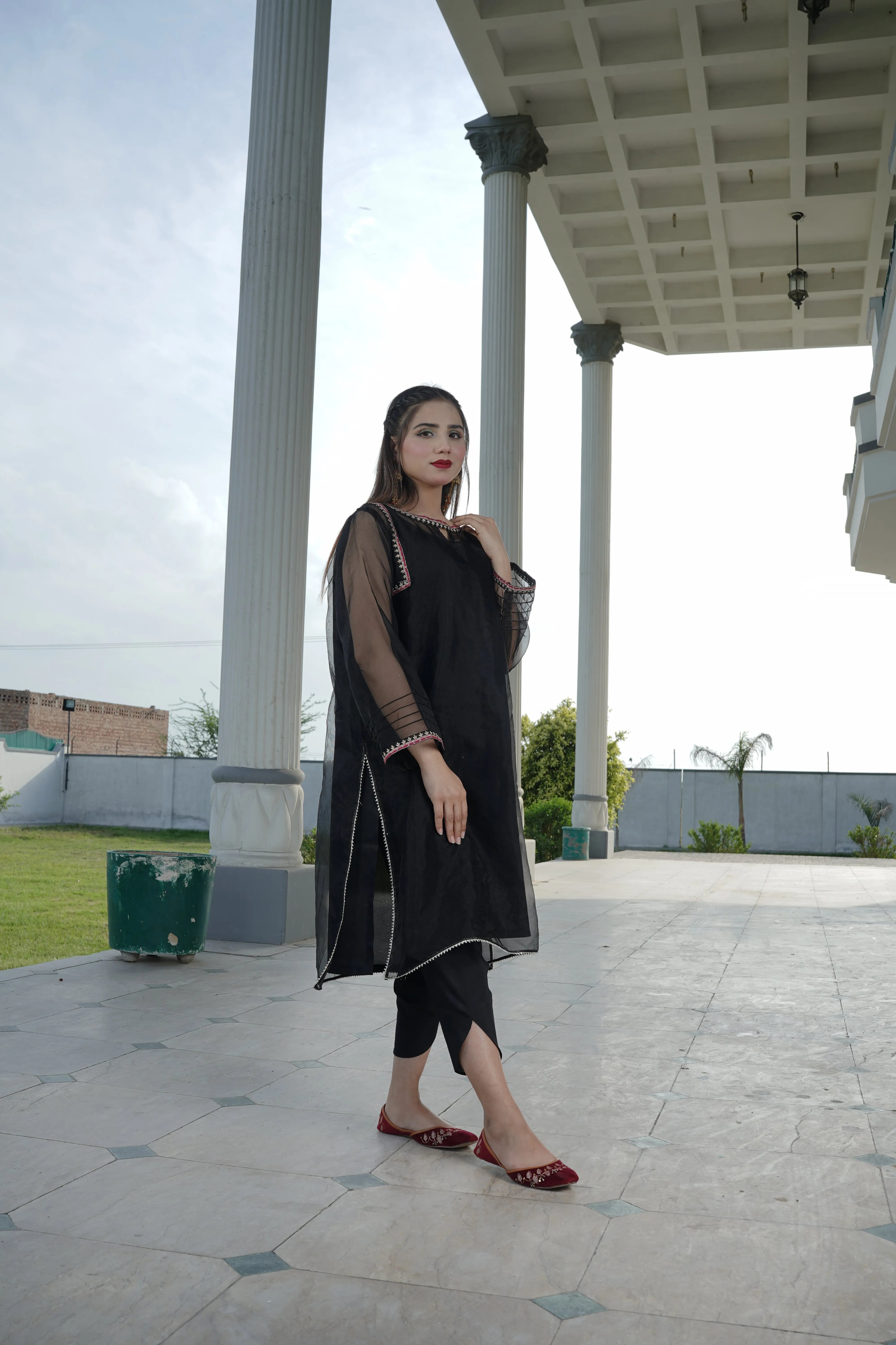 2-piece pure organza Embroidered Suit (B11213)